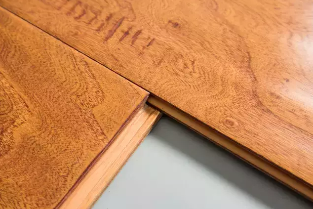 距離優(yōu)雅家居，只差一塊鎖扣地板