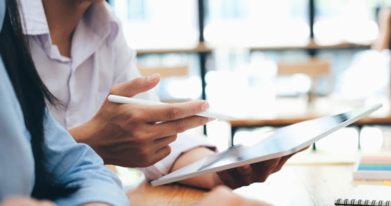 如何為校園選擇優質地板？